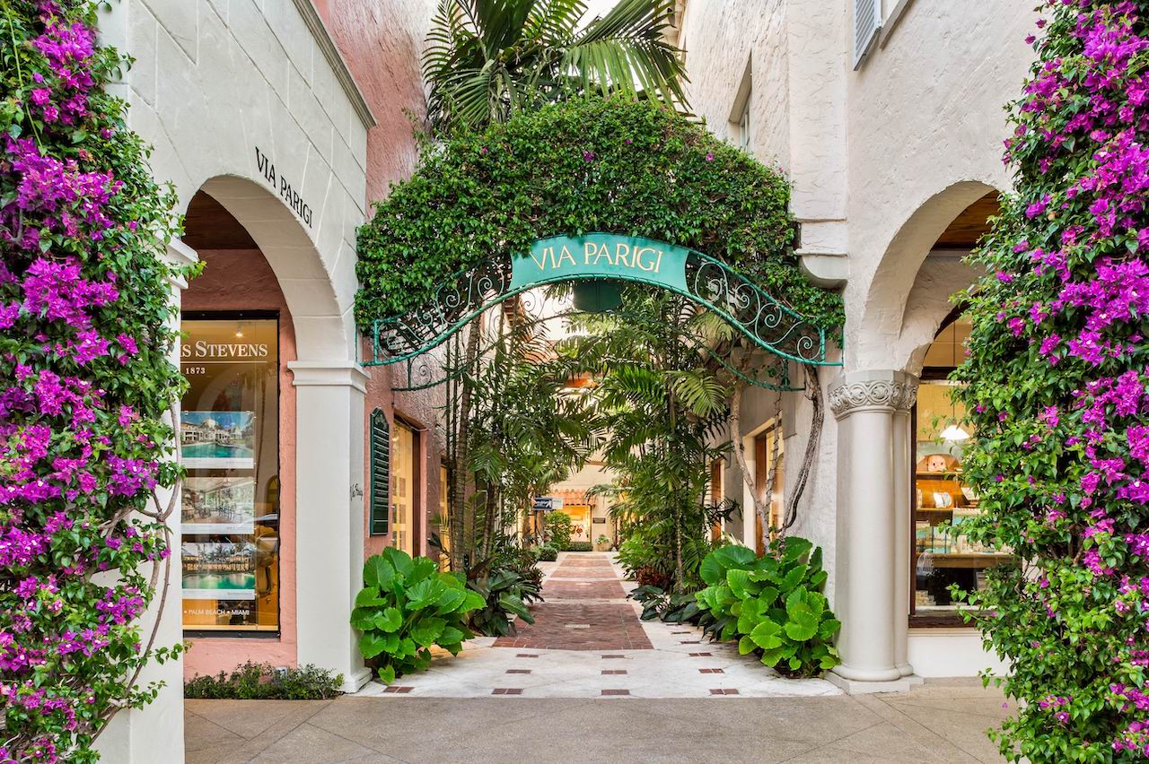 Landscape Architecture of Well-designed, High-end Retail: Worth Avenue
